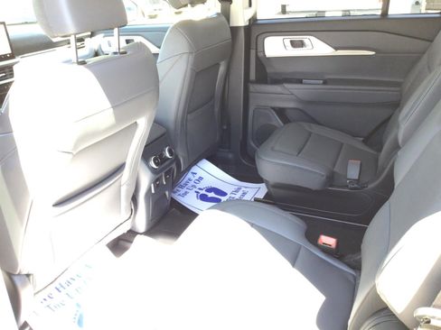 New 2026 Ford Explorer Active RWD image 14