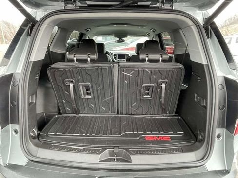 Used 2023 GMC Acadia SLT image 10