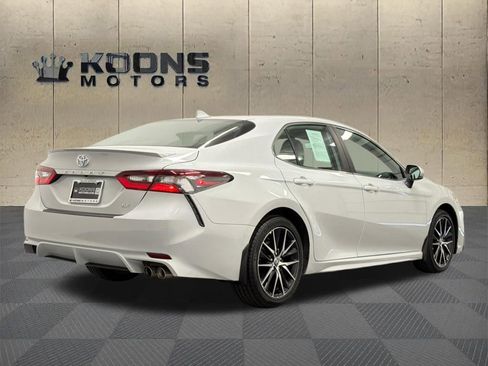 Used 2024 Toyota Camry SE FWD image 6