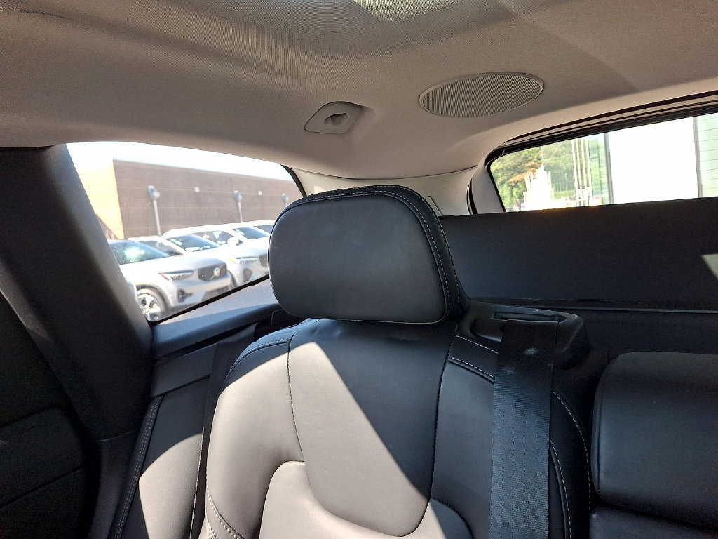 Used 2022 Volvo XC60 B5 Inscription w/ Advanced Package FWD image 12