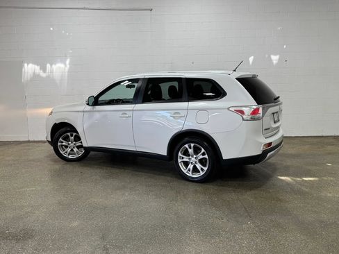 Used 2015 Mitsubishi Outlander SE FWD image 5