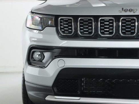 Used 2025 Jeep Compass Limited AWD/4WD image 6