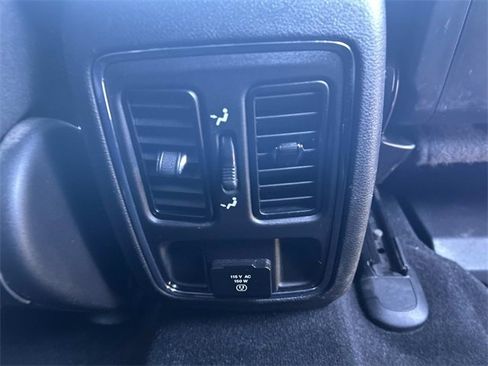 Used 2022 Jeep Grand Cherokee Laredo X image 16