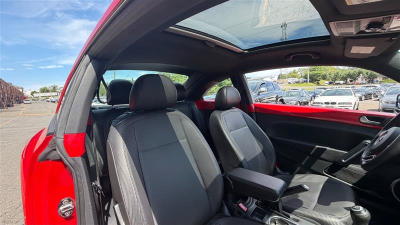 Used 2013 Volkswagen Beetle 2.5 FWD image 9