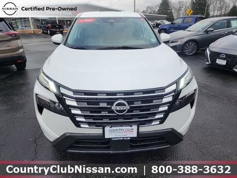 Certified 2024 Nissan Rogue SV image 3