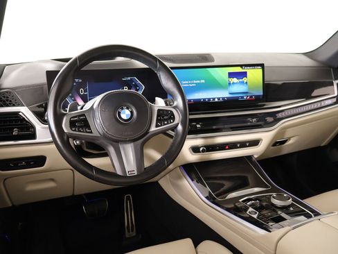 Used 2024 BMW X5 xDrive40i w/ Executive Package image 2