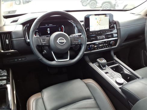 Used 2024 Nissan Pathfinder Platinum w/ Cargo Package image 15