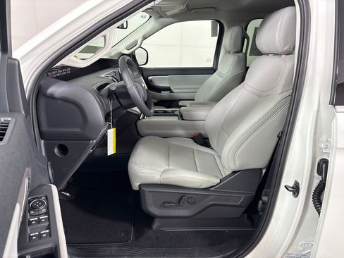 New 2026 Ford Expedition Active RWD image 22