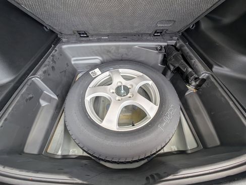 Used 2022 Jeep Grand Cherokee Limited image 39