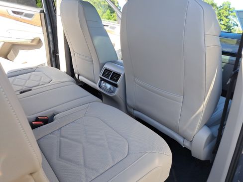 New 2026 Volkswagen Atlas SE FWD image 11