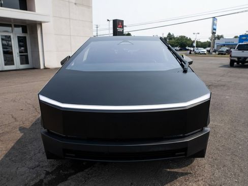 Used 2024 Tesla Cybertruck AWD Crew Cab image 2