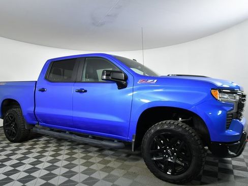 Used 2025 Chevrolet Silverado 1500 LT Trail Boss w/ Convenience Package II image 9