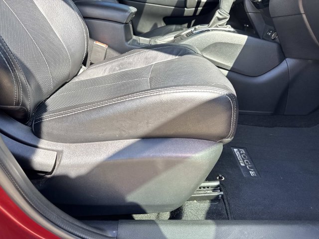 Used 2020 Nissan Rogue Sport SV w/ All-Weather Package FWD image 16