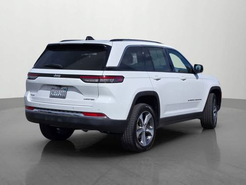 Used 2023 Jeep Grand Cherokee Limited AWD/4WD image 6