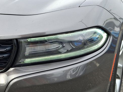 Used 2016 Dodge Charger SXT image 9