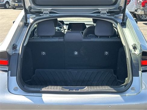 Used 2023 Toyota Prius LE image 18
