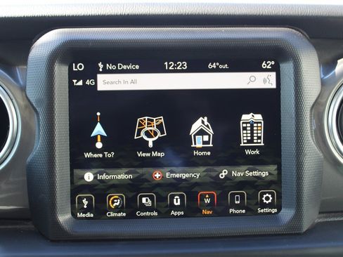 Used 2023 Jeep Gladiator Overland image 16