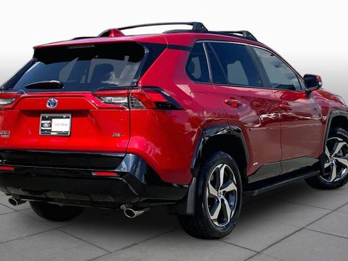 Used 2022 Toyota RAV4 SE w/ Weather & Moonroof Package AWD/4WD image 13