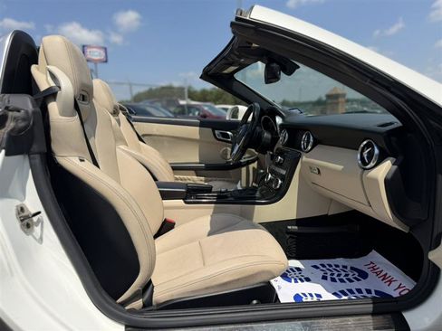 Used 2015 Mercedes-Benz SLK 350 image 35