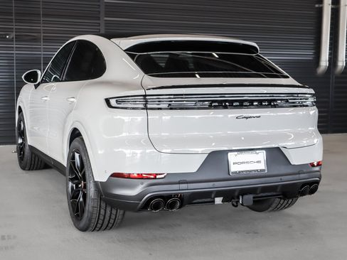 New 2026 Porsche Cayenne GTS AWD/4WD image 3