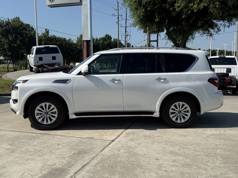 Used 2024 Nissan Armada SV AWD/4WD image 8