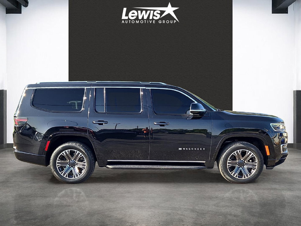 Used 2023 Jeep Wagoneer 4WD w/ Premium Group I image 5