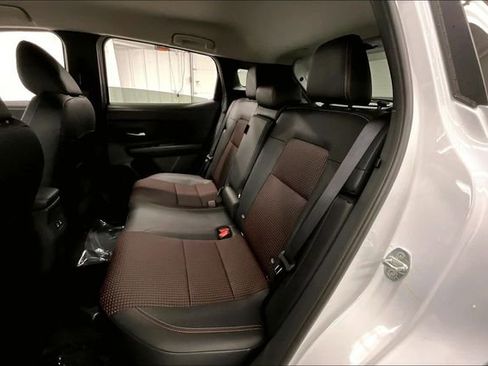 New 2026 Nissan Kicks SR AWD/4WD image 11