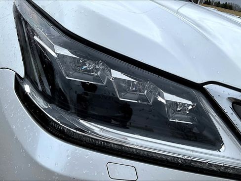 Used 2020 Lexus LX 570 4WD w/ Luxury Package image 28