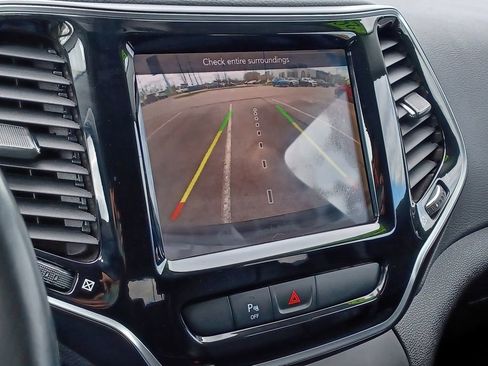 Used 2019 Jeep Cherokee Limited AWD/4WD image 23