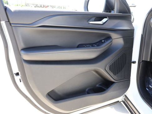 Used 2024 Jeep Grand Cherokee Laredo RWD image 20