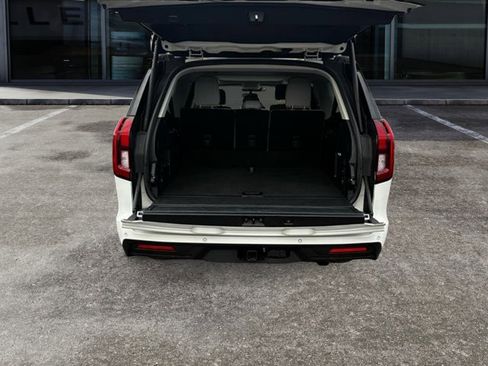 Used 2025 Ford Expedition Max Active AWD/4WD image 8
