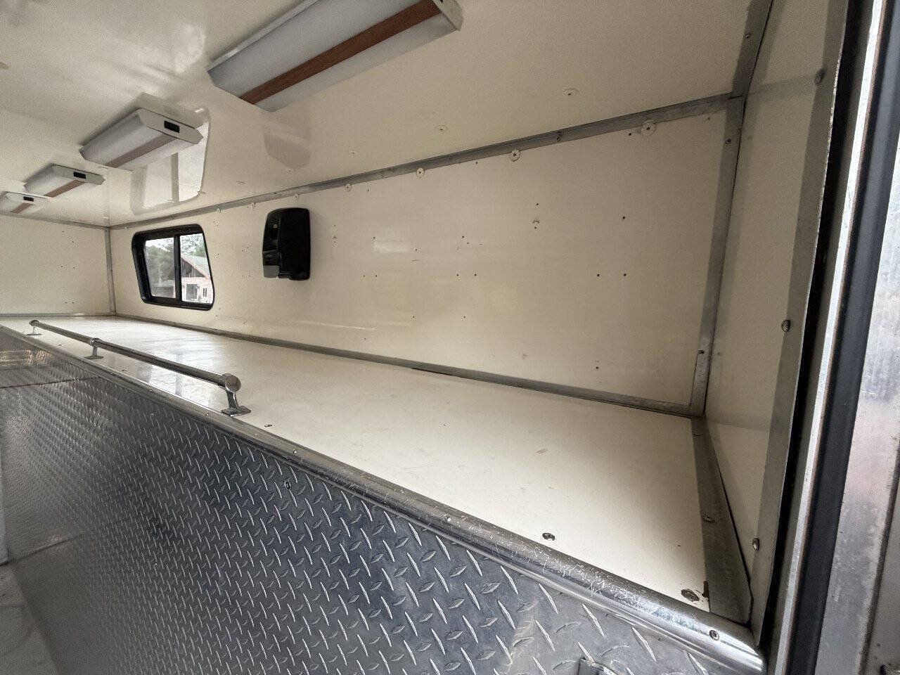 Used 1999 Ford F450 4x4 Regular Cab Super Duty image 26