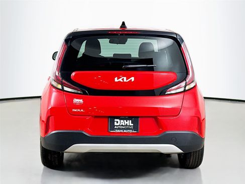 Used 2024 Kia Soul LX w/ LX Technology Package image 6