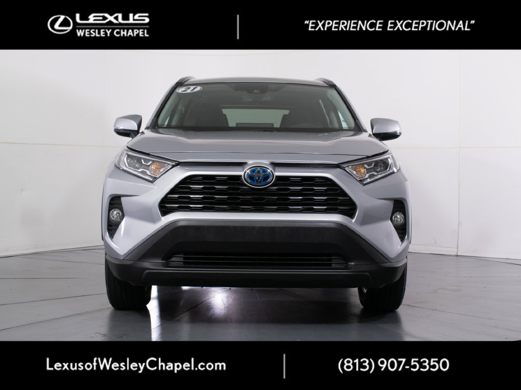 Used 2021 Toyota RAV4 XLE w/ Convenience Package AWD/4WD image 9