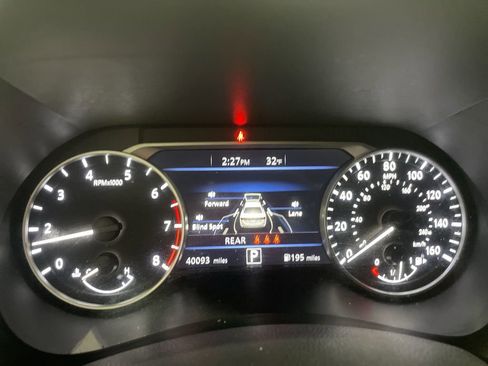 Used 2024 Nissan Sentra SR w/ Trunk Package image 15