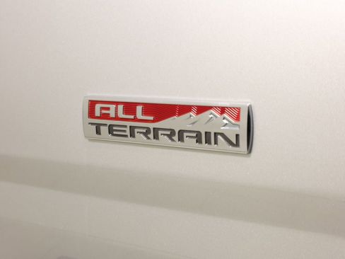 Used 2016 GMC Canyon SLE image 15