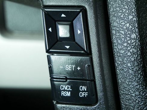 Used 2014 Ford F150 Lariat w/ Lariat Chrome Package image 19