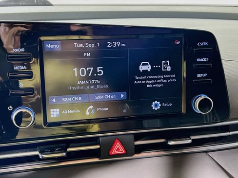 Used 2021 Hyundai Elantra SEL w/ Convenience + Premium Package FWD image 13