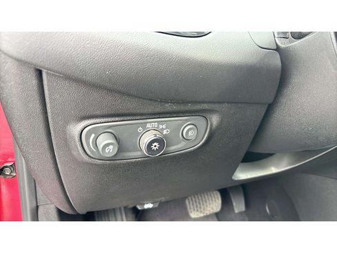 Used 2020 Chevrolet Equinox LT AWD/4WD image 22