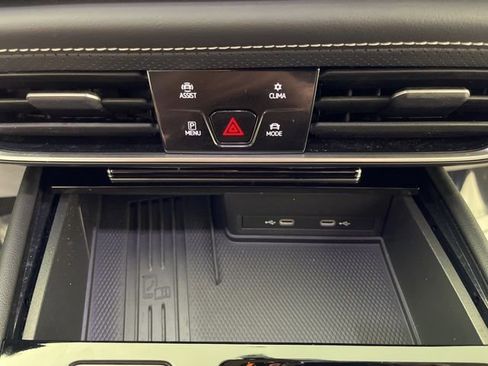 Used 2025 Volkswagen Atlas SE image 26