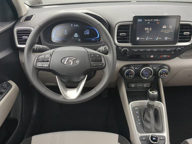 Used 2026 Hyundai Venue SEL FWD image 15
