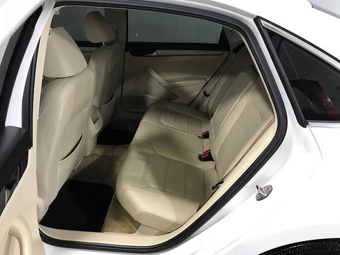 Used 2015 Volkswagen Passat 1.8T Limited Edition image 13