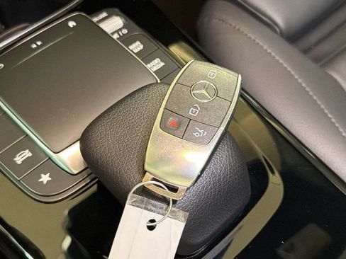 Used 2023 Mercedes-Benz CLA 250 4MATIC image 28