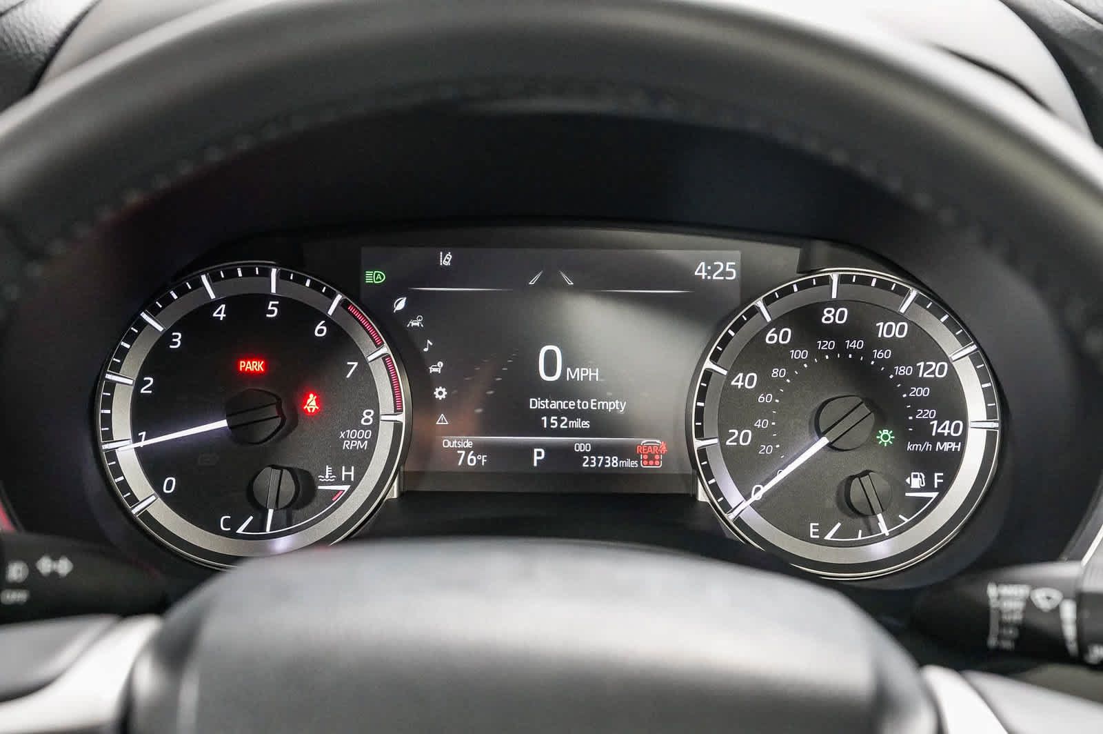 Used 2024 Toyota Highlander XLE AWD/4WD image 25
