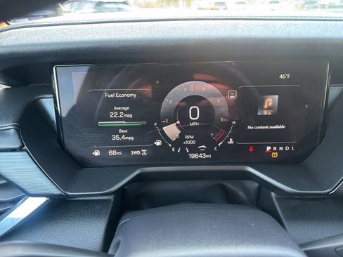 Used 2025 GMC Acadia Elevation image 11