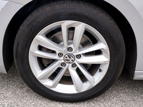 Used 2020 Volkswagen Passat 2.0T SE image 9