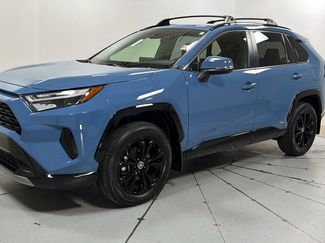 Used 2022 Toyota RAV4 SE w/ Convenience Package video 1