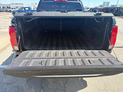 Used 2025 Chevrolet Colorado Trail Boss AWD/4WD image 10