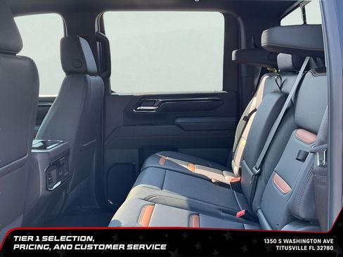 Used 2025 GMC Sierra 2500 AT4 w/ AT4 Premium Plus Package AWD/4WD image 26