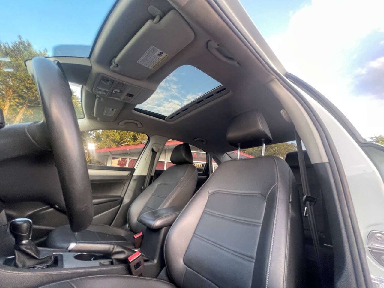 Used 2021 Volkswagen Passat 2.0T SE FWD image 19